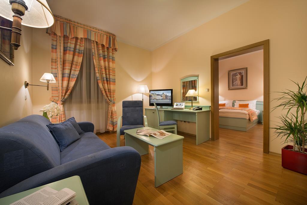 Old Town Bed & Breakfast Τσέσκε Μπουντεγιόβιτσε Εξωτερικό φωτογραφία