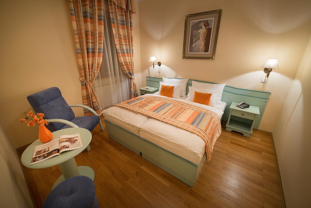 Old Town Bed & Breakfast Τσέσκε Μπουντεγιόβιτσε Εξωτερικό φωτογραφία