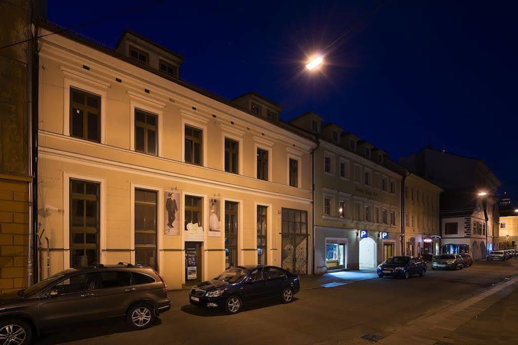 Old Town Bed & Breakfast Τσέσκε Μπουντεγιόβιτσε Εξωτερικό φωτογραφία